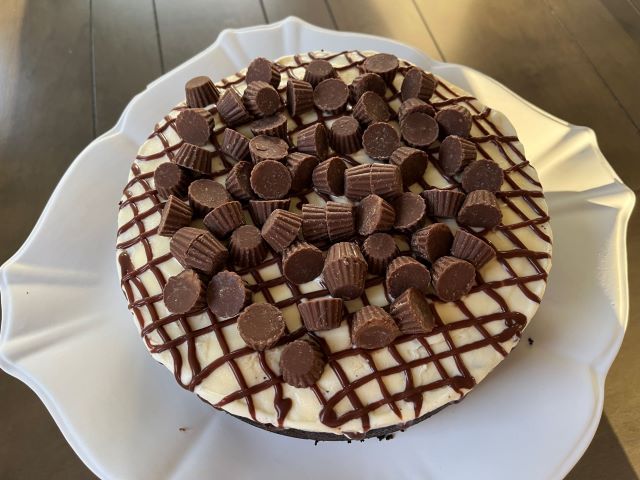 Peanut Butter Cup Ice Cream Cake