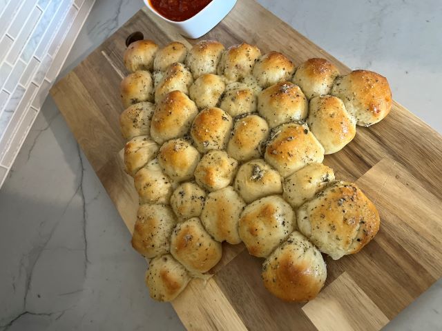 Christmas Tree Pull Apart Bread